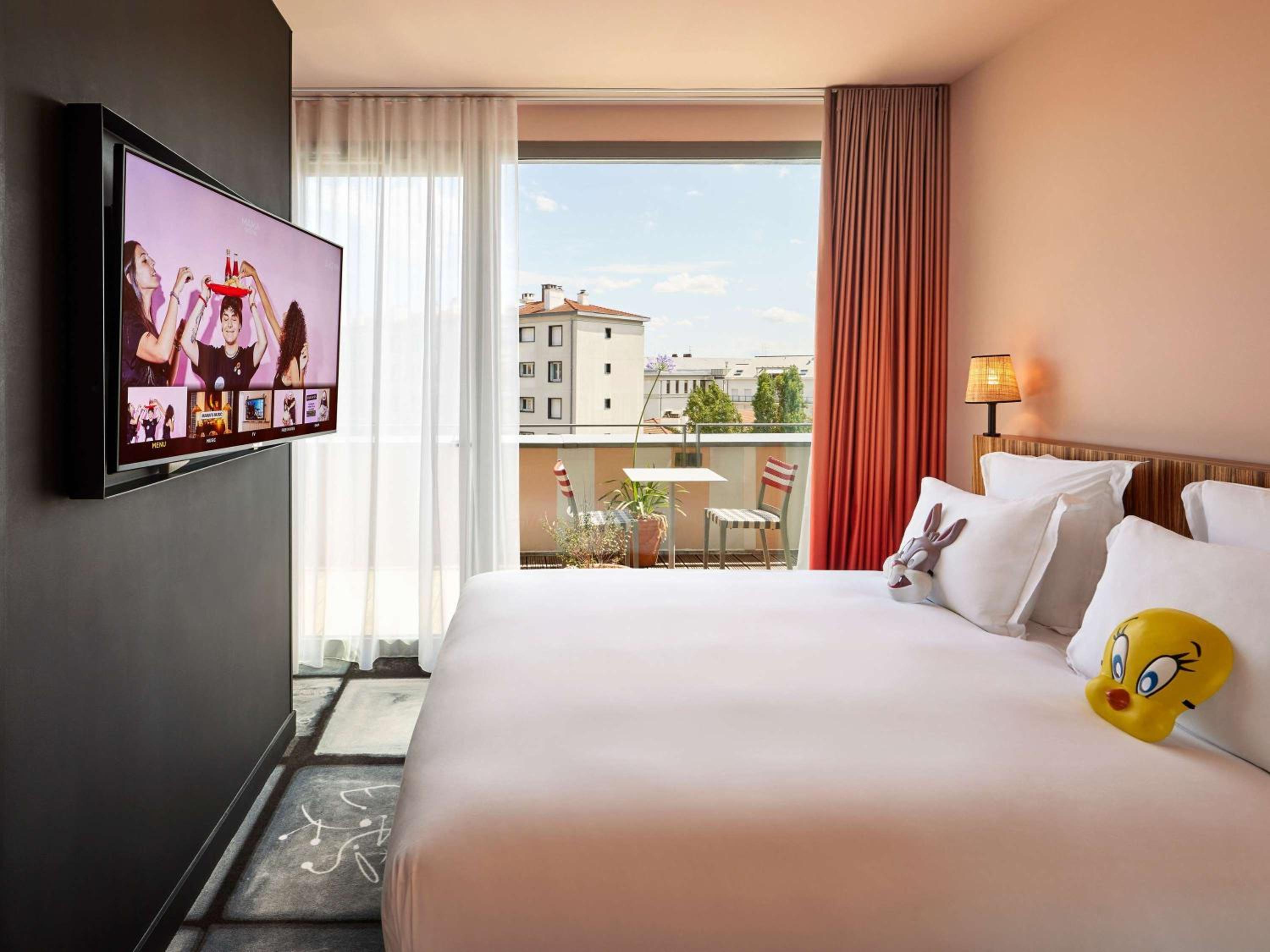 Фото отеля 2