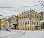 В этом доме во время официальных поездок по стране проживали император Александр I и цесаревич Александр Николаевич (Pervomayskiy district, Volodarskogo Street, 104), memorial plaque, foundation stone