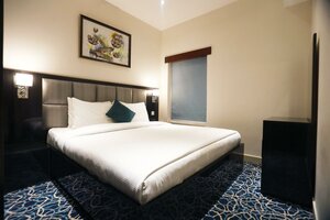 Гостиница Naylover Hotel Suites