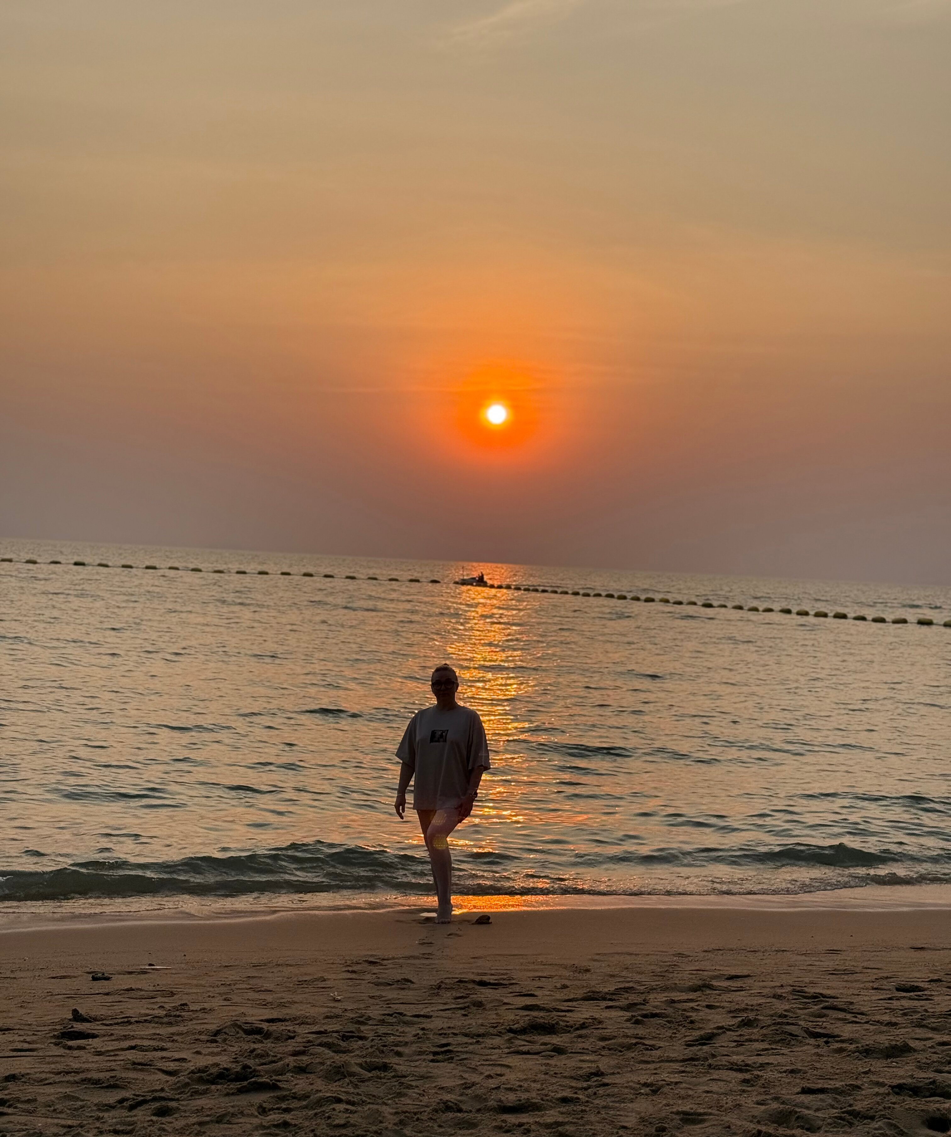 Фото Sea Breeze Jomtien Resort