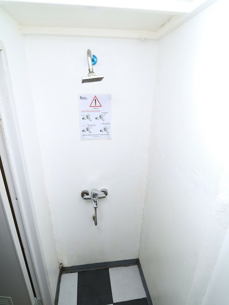 Фото Kamar Keluarga Jelambar Syariah