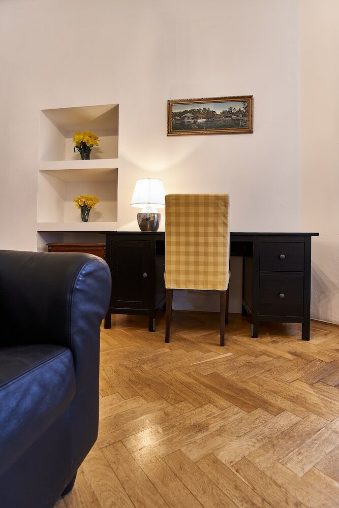 Фото Old Town Square Royal Apartment