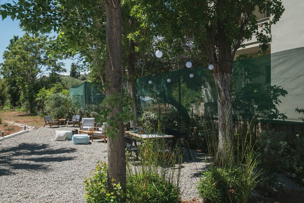 Фото Mid-Century Modern Villa Vintage Charm