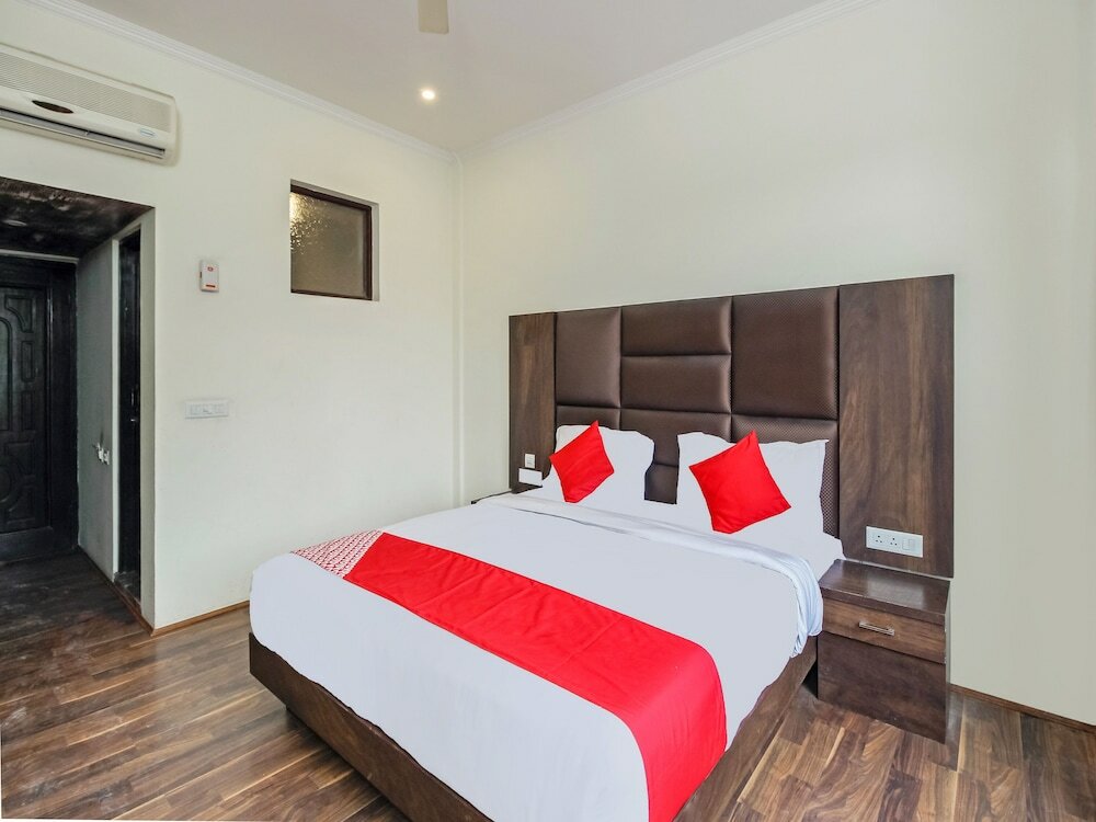 Фото Capital O 29999 Hotel Green Ambition