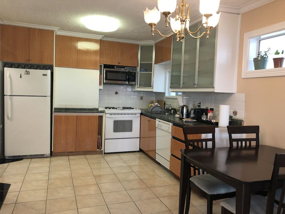 Фото Cozy Bedrooms Guest House