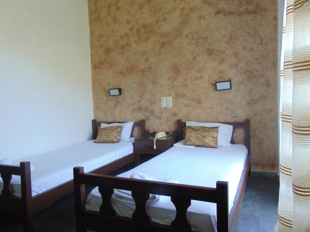 Фото Hotel Elvira