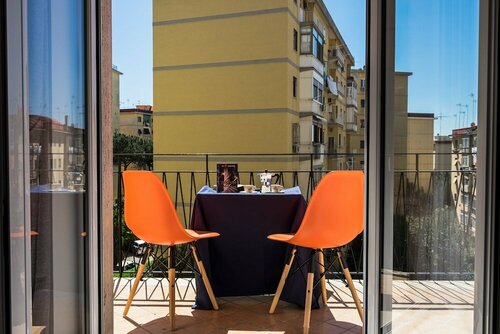 Гостиница Montedonzelli B&b в Неаполе