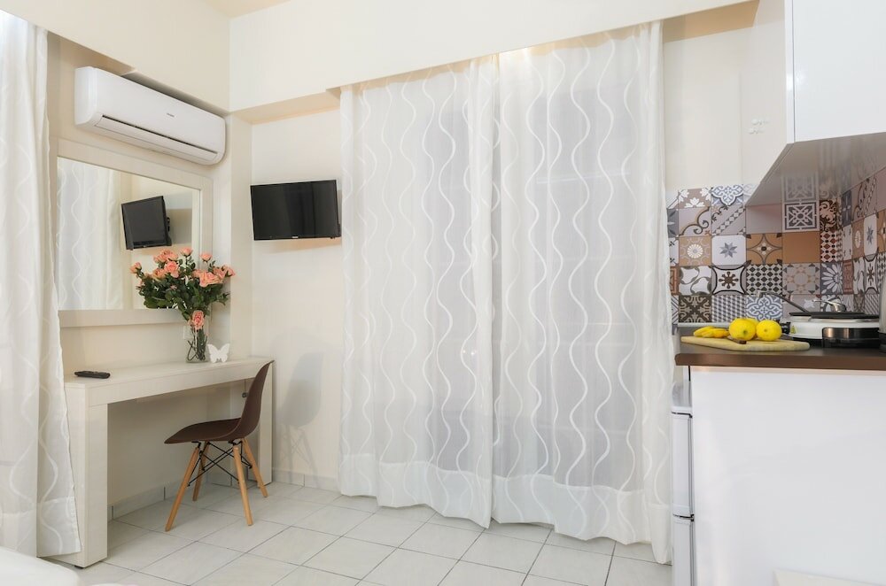 Фото Mouria Studios & Apartments