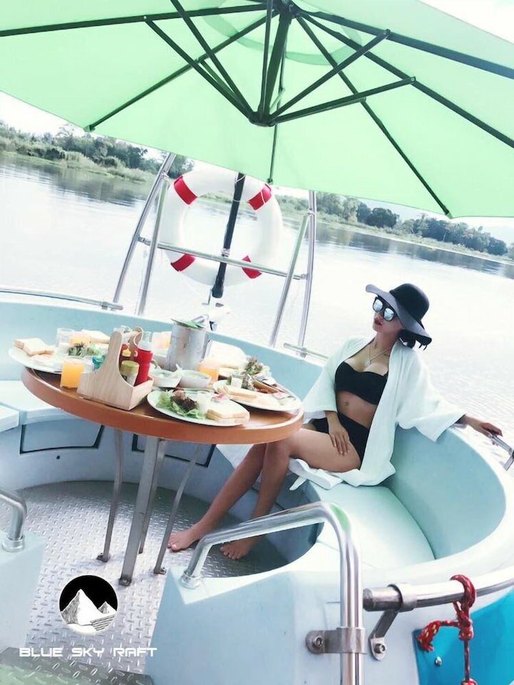 Фото Blue Sky Raft at Kanchanaburi