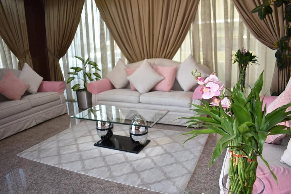 Фото Al Misrea Tower