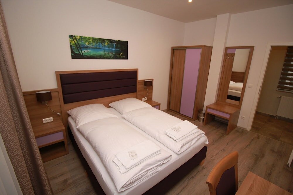 Фото Slamba Hostel Augsburg