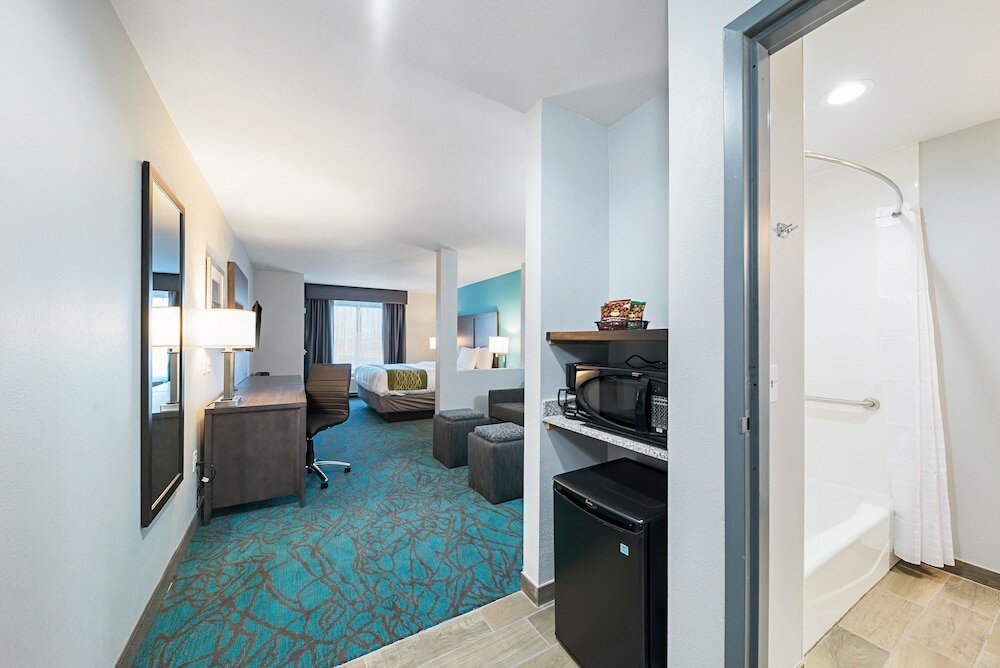 Фото Comfort Inn & Suites Oklahoma City near Bricktown