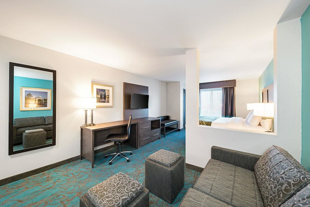 Фото Comfort Inn & Suites Oklahoma City near Bricktown