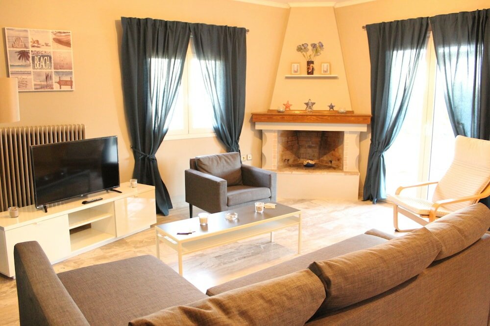 Фото The House of Travelers