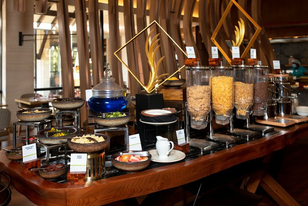 Фото DoubleTree by Hilton Weerawila Rajawarna Resort