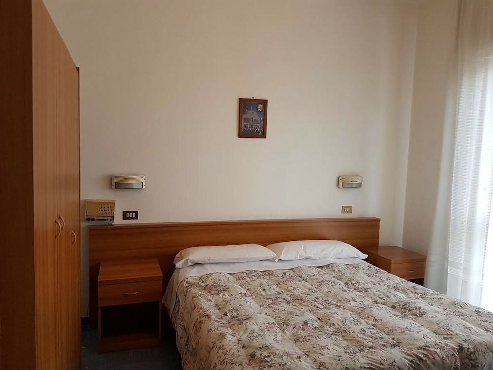 Фото Hotel la Lucciola