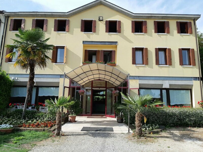 Гостиница La Staffa Rooms