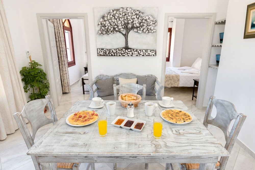 Фото Aspalathos Suites