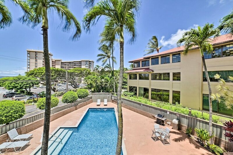 Гостиница Chic West Maui Condo w Pool - Walk to Beach!