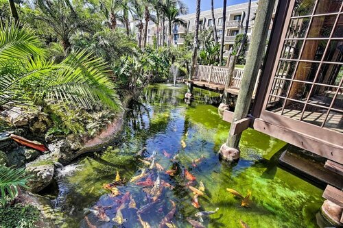 Гостиница Stunning Oceanside Condo w Walk to the Beach в Оушенсайде