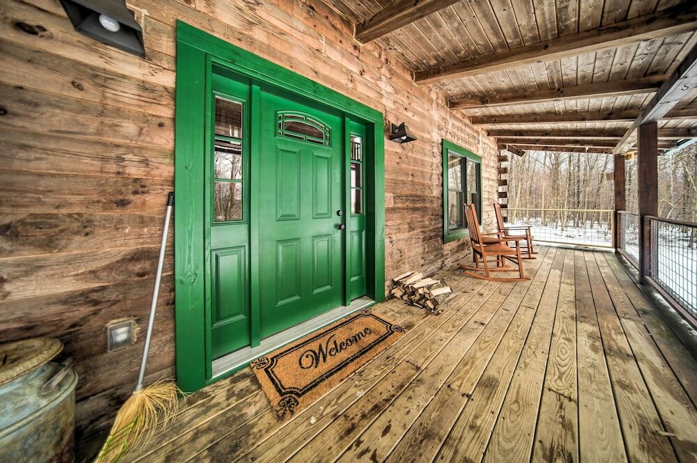 Фото Secluded Panama Cabin on 36 Acres w Hot Tub!