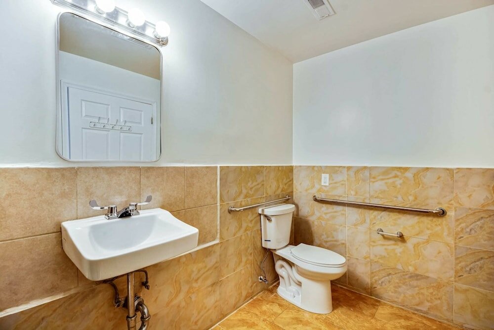 Фото Be My Guest, Gorgeous 2bd Next to Reading Terminal