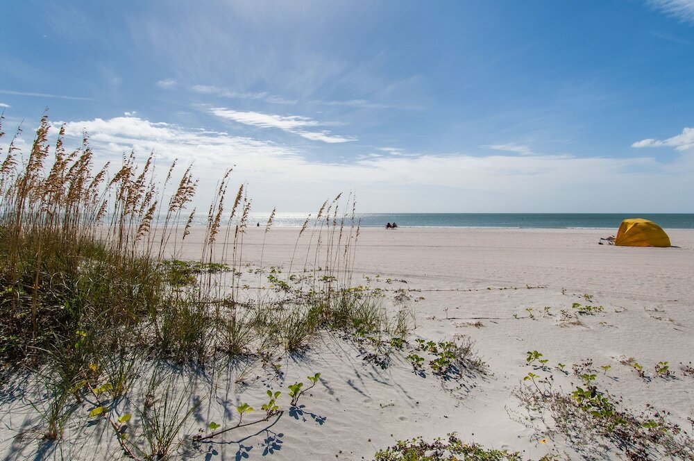 Фото Surf Beach Resort by Sunsational Beach Rentals