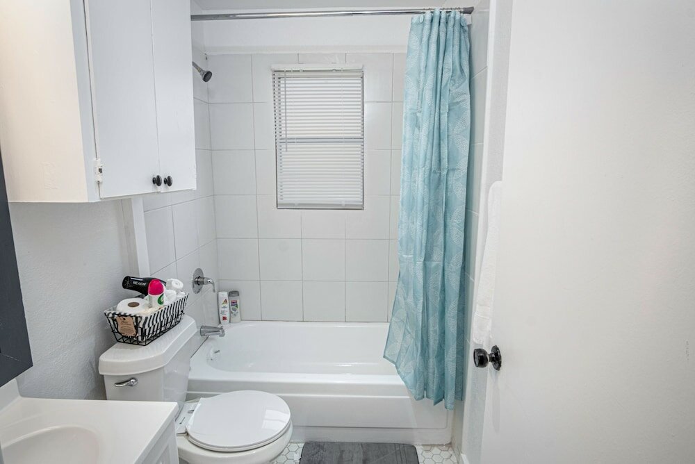 Фото Awesome Place 2br/2ba Near Downtown and Riverwalk