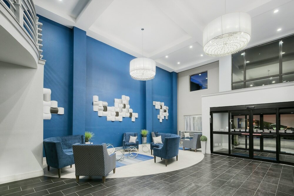 Фото Holiday Inn Express & Suites Houston North - Iah Area, an Ihg Hotel