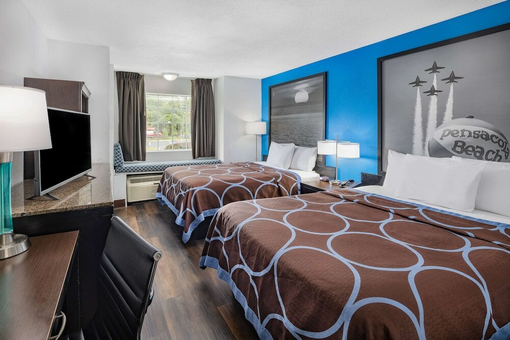 Фото Super 8 by Wyndham Pensacola