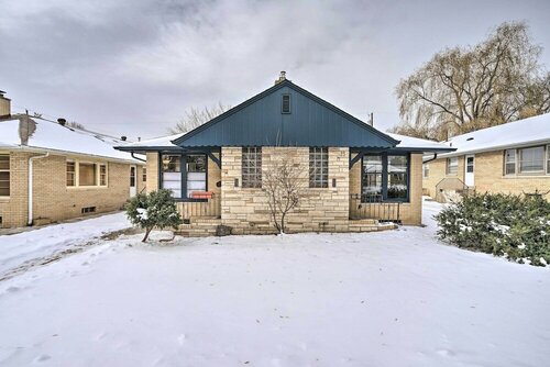 Гостиница Minneapolis Vacation Rental by Lake Harriet! в Миннеаполисе
