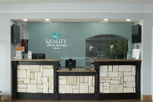 Гостиница Quality Inn & Suites at The Outlets Mercedes/Weslaco