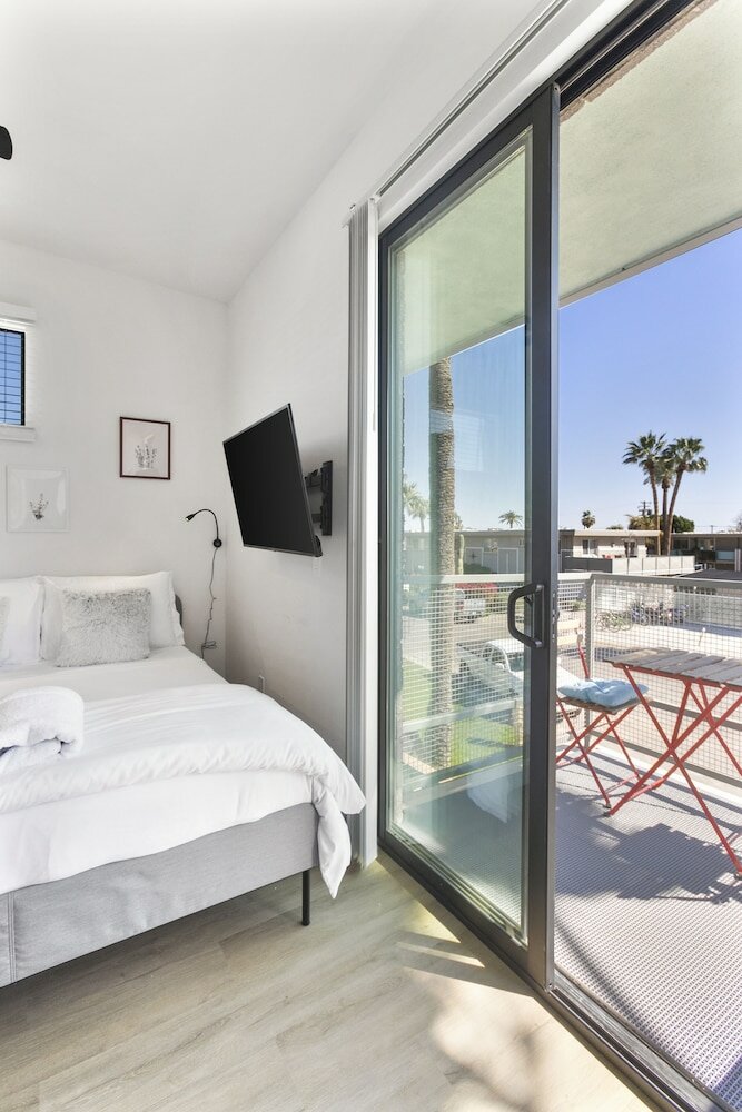 Фото Primo Old Town Location with Heated Pool