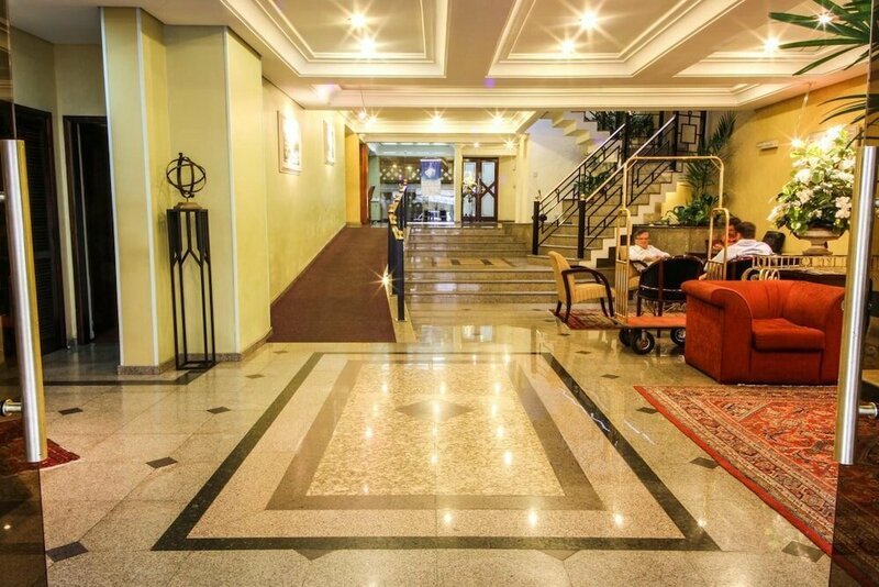 Гостиница Trevi Hotel & Business в Куритибе