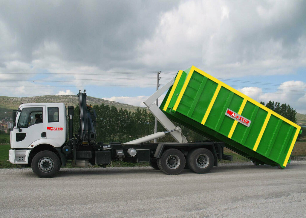 Waste management Master Skip Services, Dubai, photo