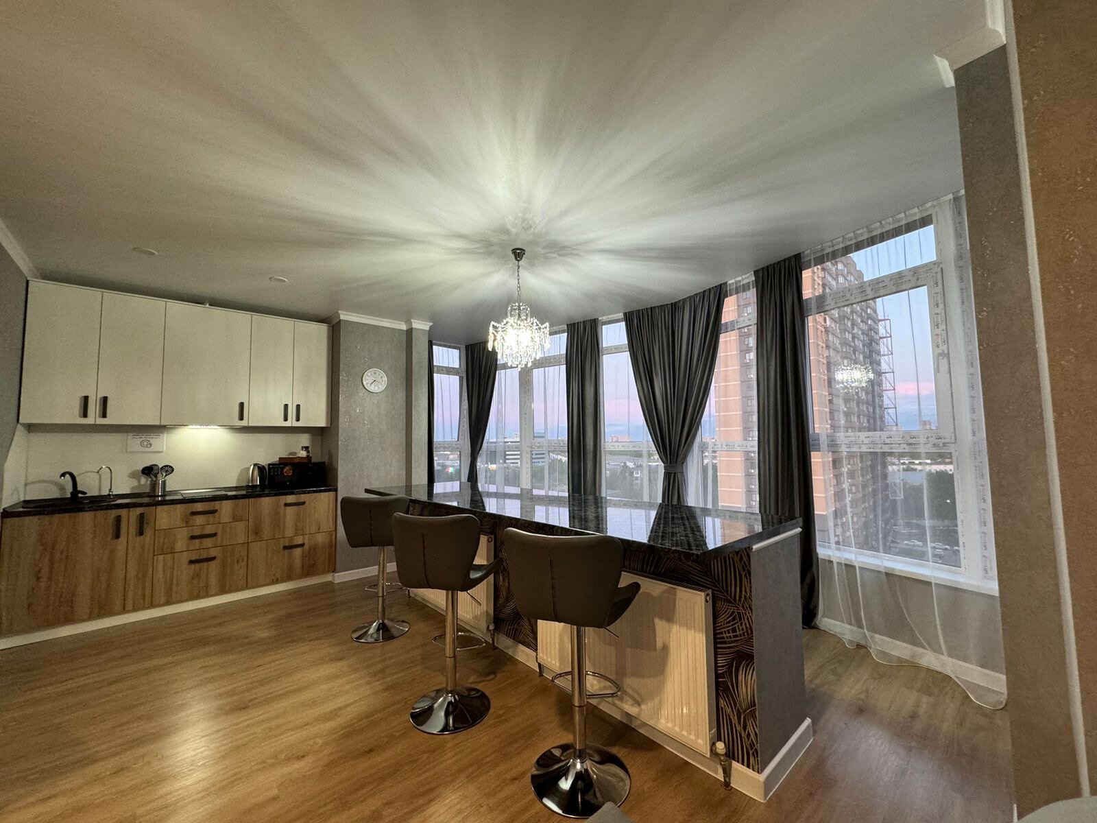 Фото Авторские Апартаменты на улице Ларина 45 СТР. 6