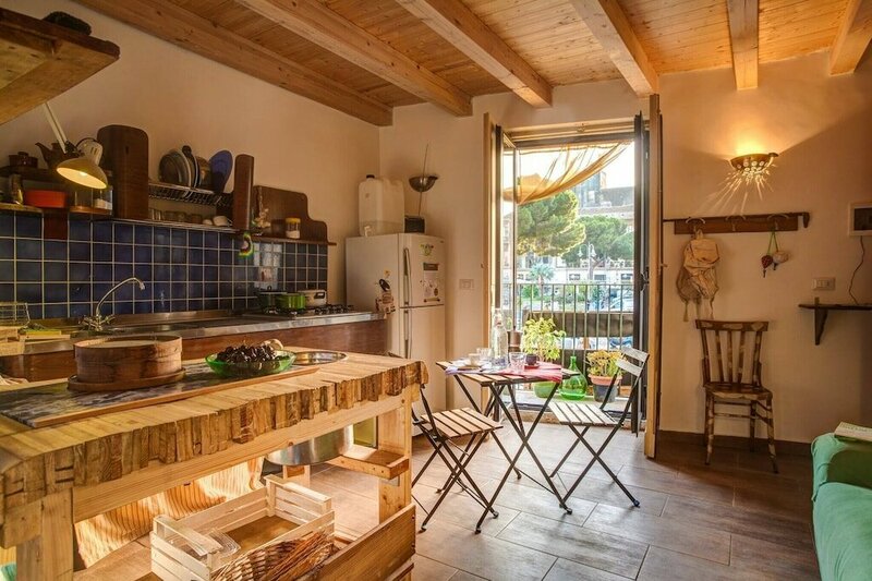 Гостиница La Casa Verde - 3 Rooms and Kitchen в Катании