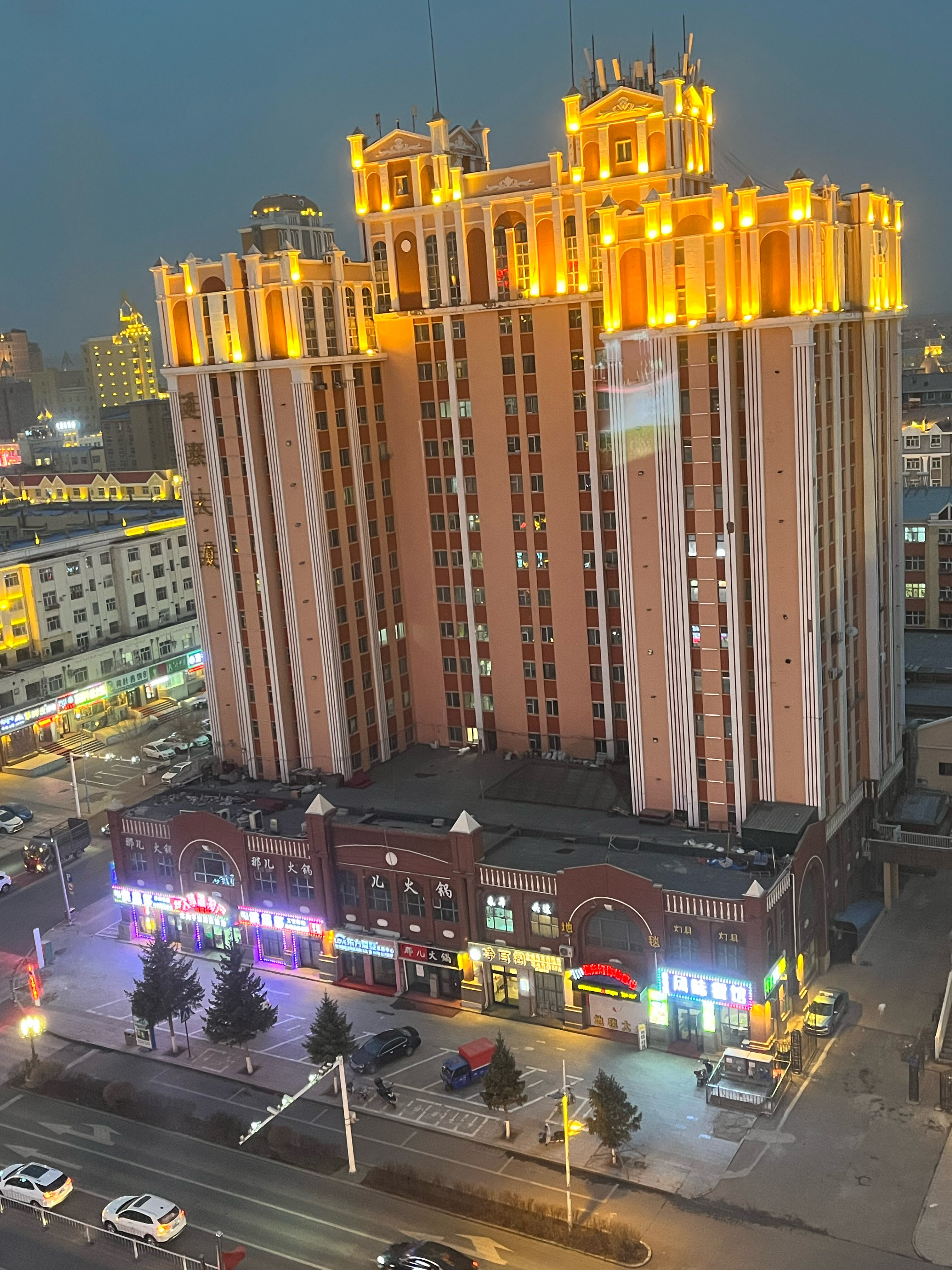 Фото отеля 1