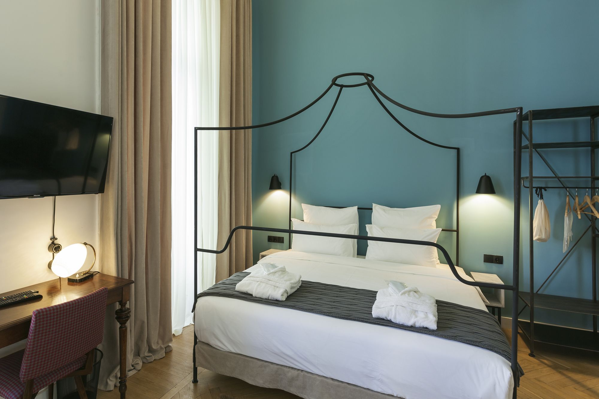 Фото отеля 2