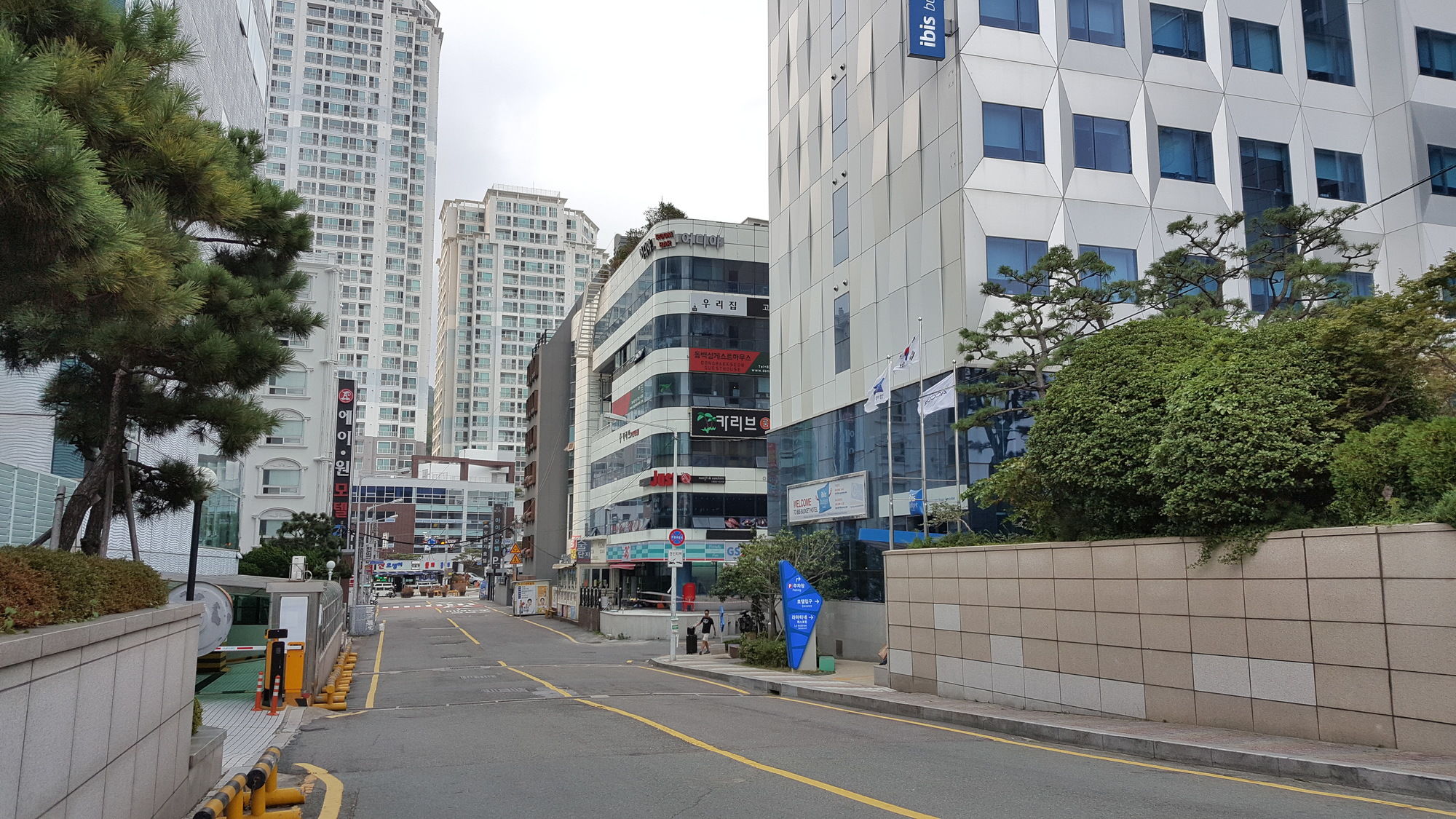 Фото Dongbaekseom Guesthouse - Hostel