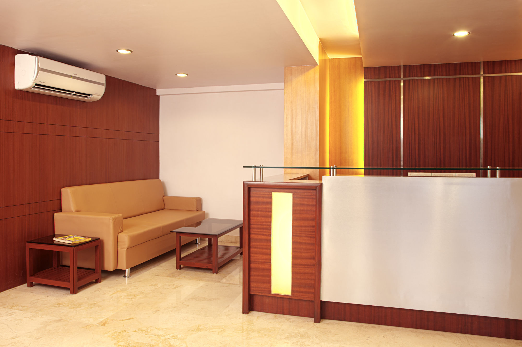 Фото Hotel Lucky Goregaon