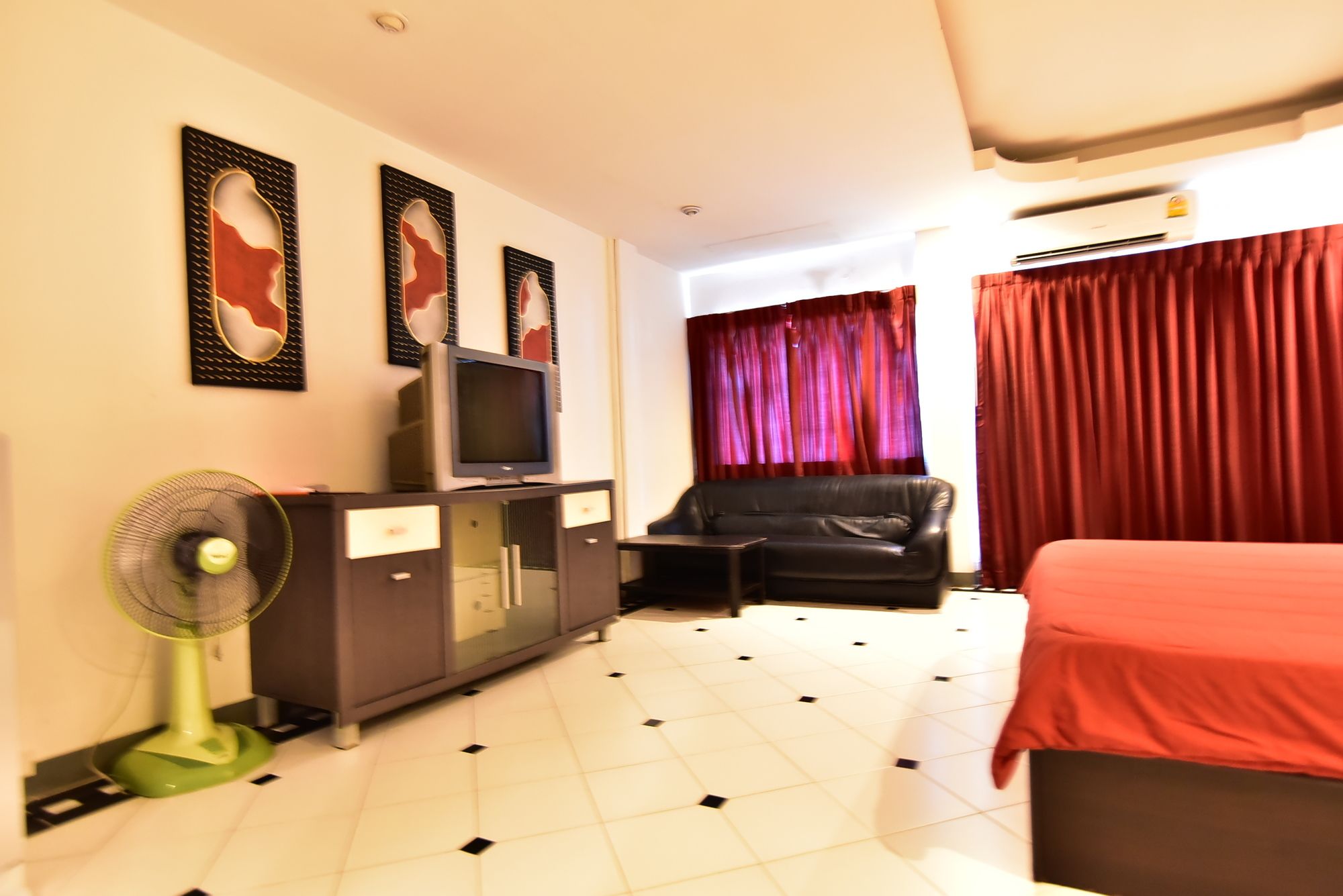 Фото Enjoy Andre Restaurant & Room