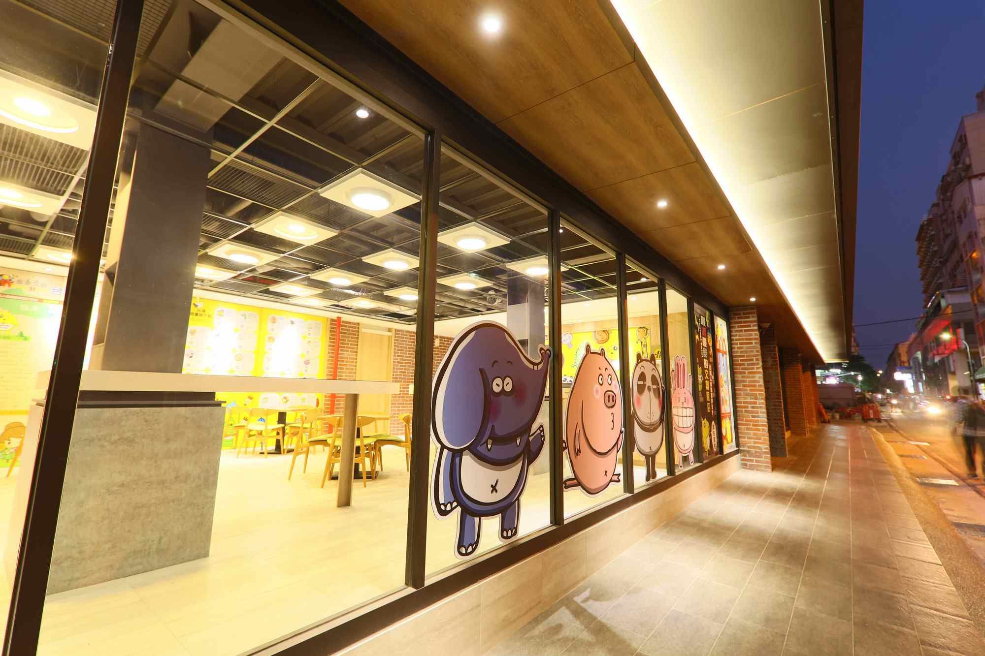 Фото Whoops Hotel