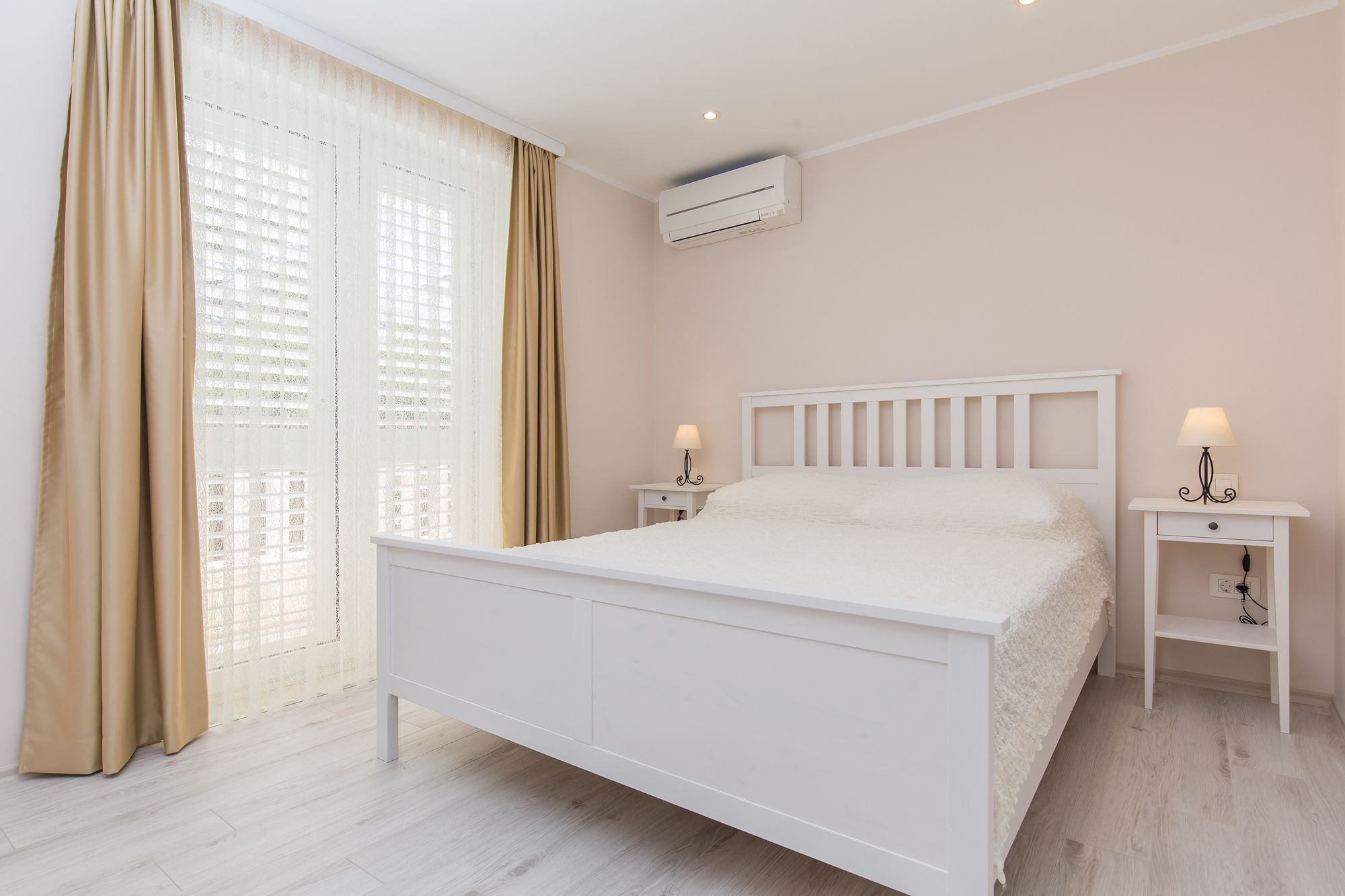 Фото Light Blue Apartment