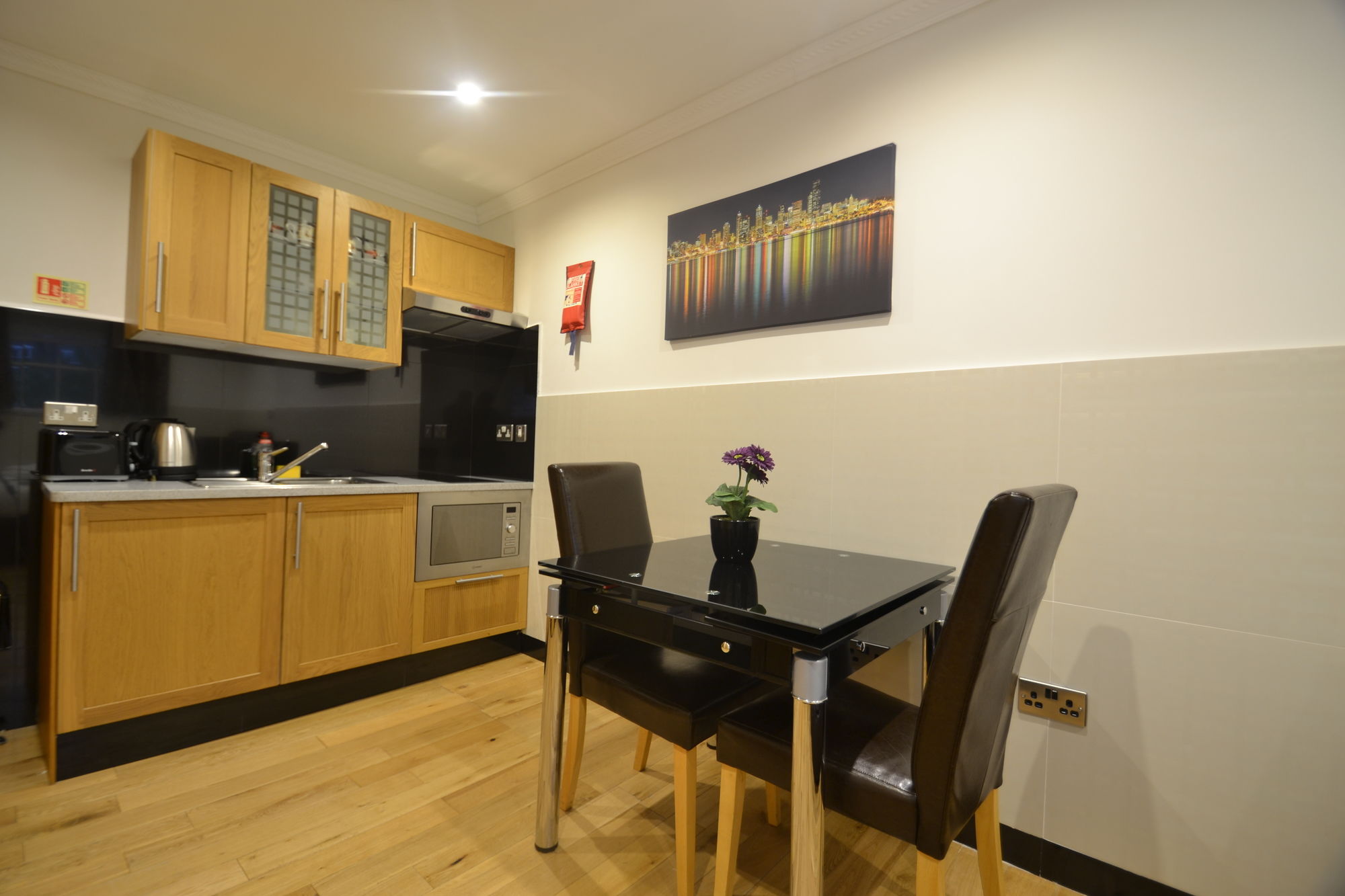 Фото Hyde Park Apartments