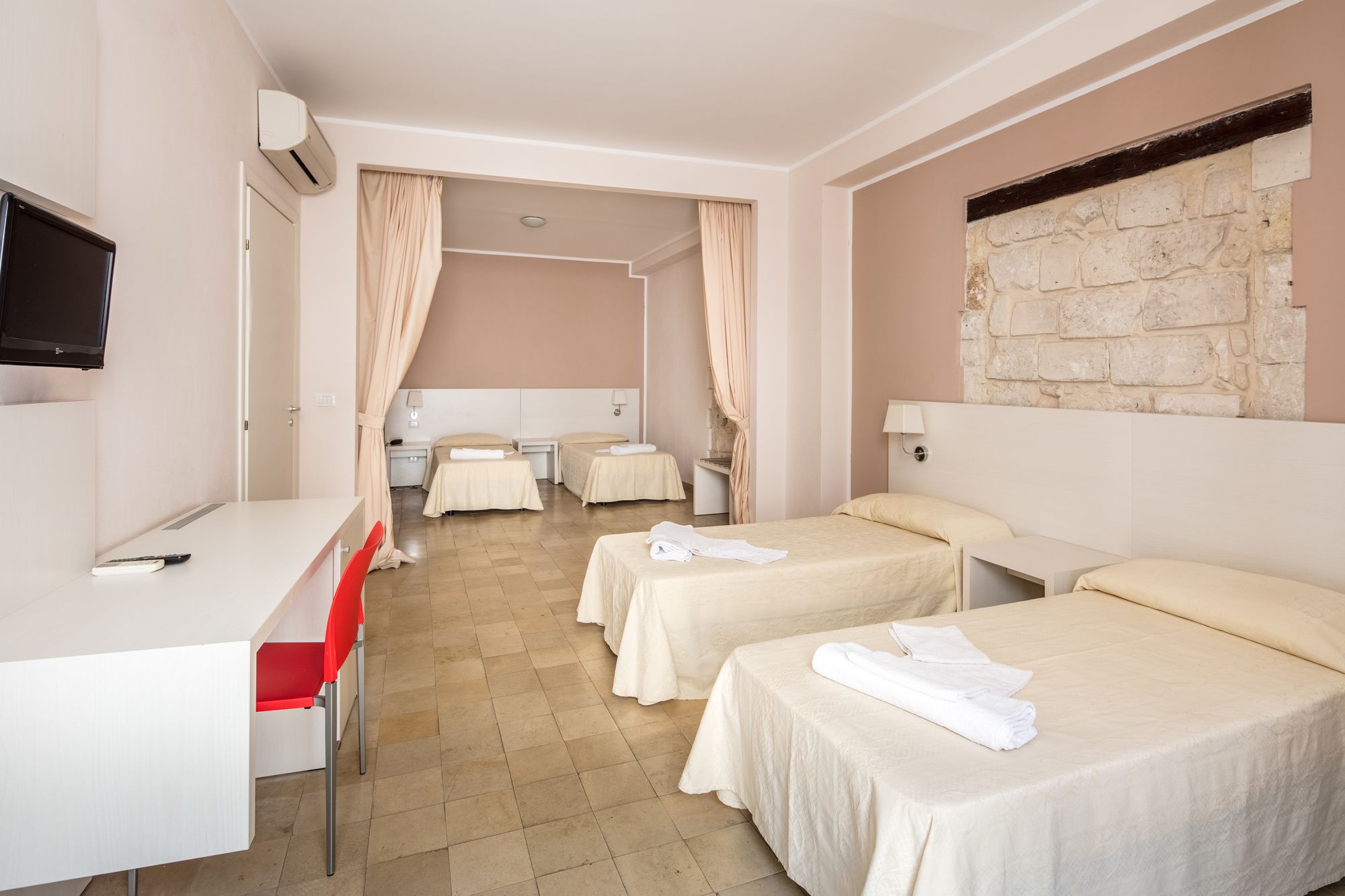 Фото Nuova Mastrarua Rooms