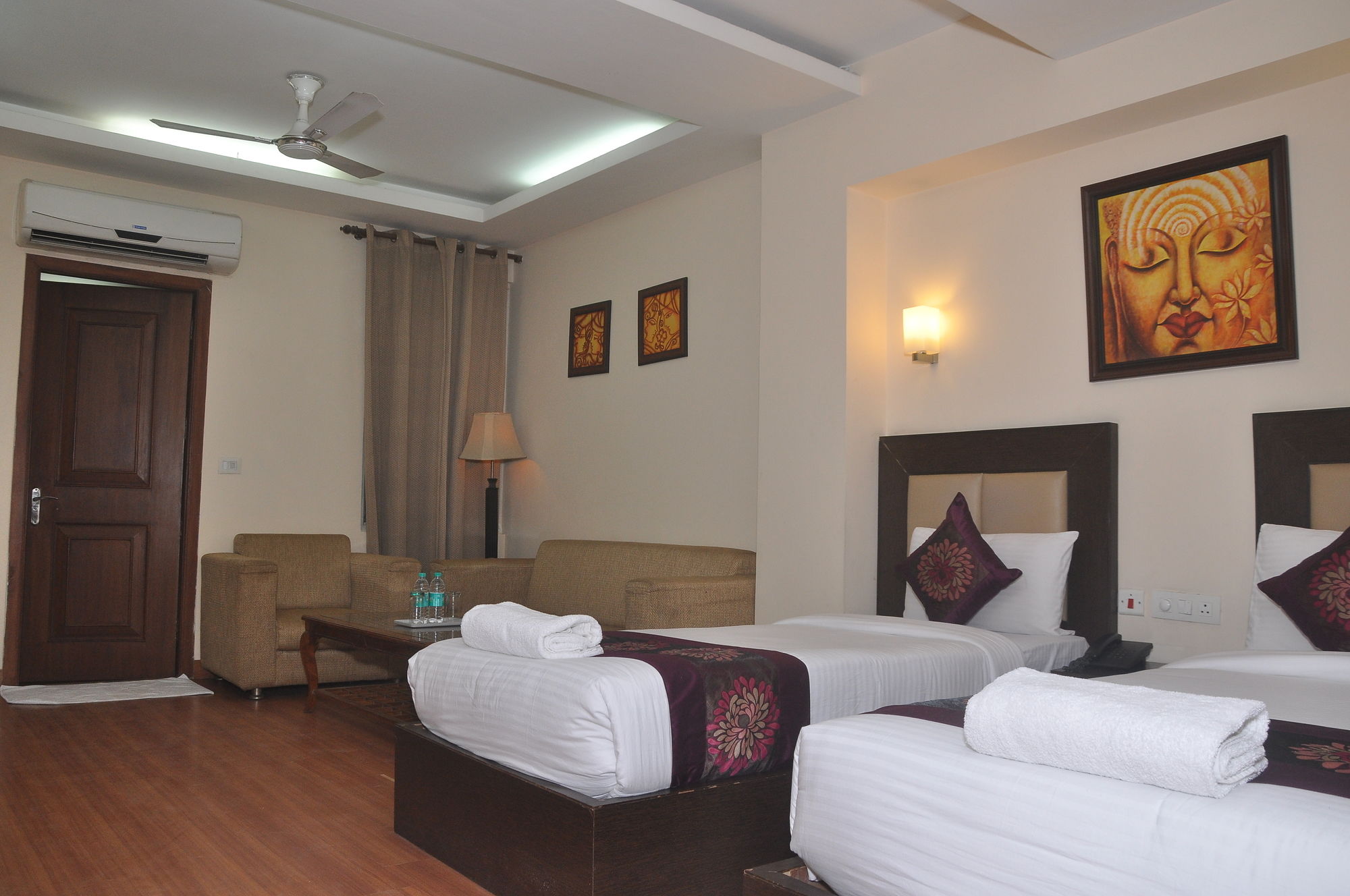 Фото Lohmod Hotel