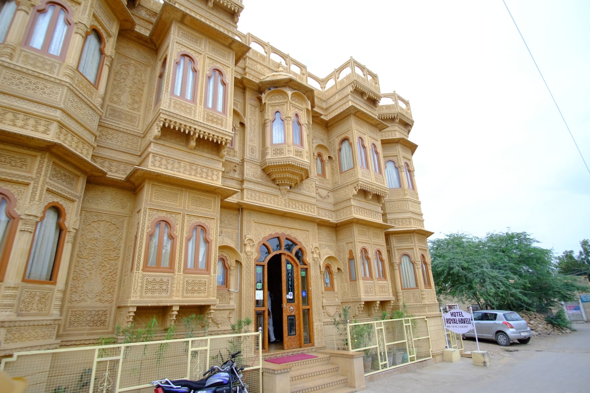 Фото Hotel Royal Haveli
