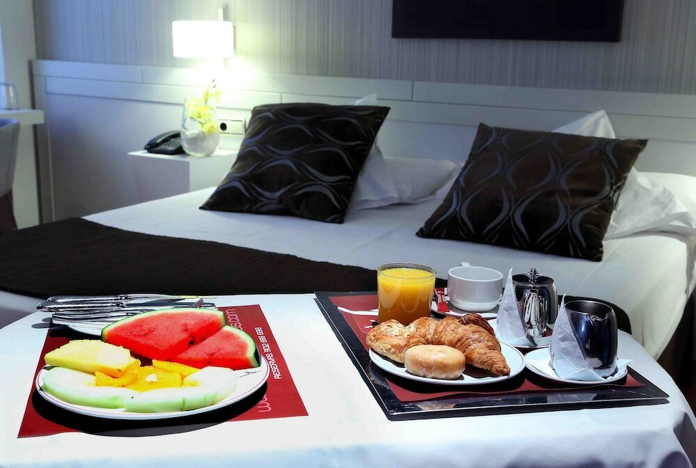Фото Amura Alcobendas Hotel