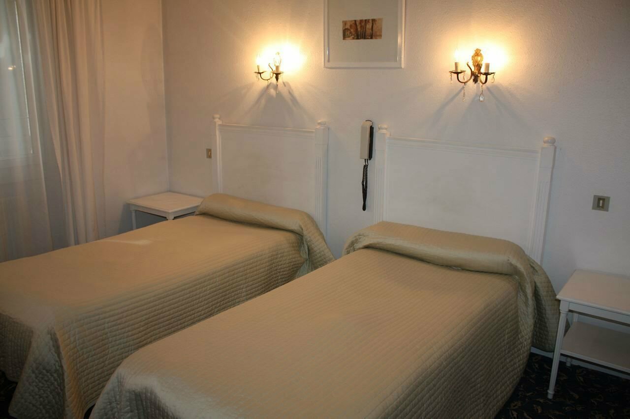 Фото Hotel Victor Hugo